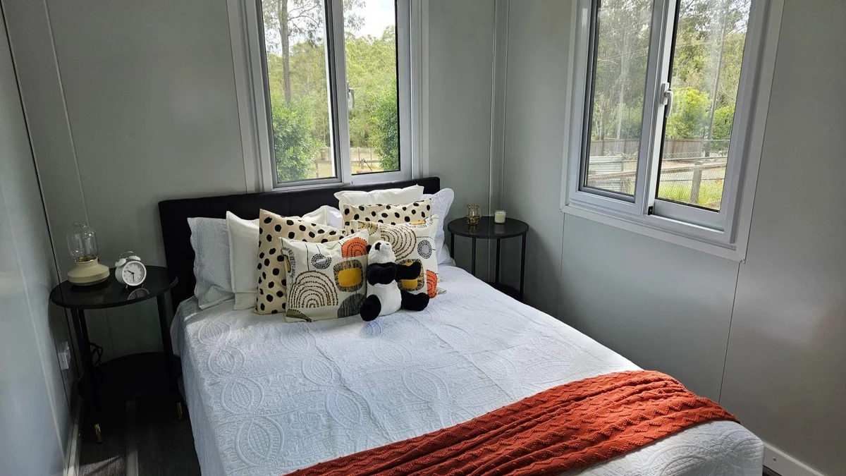 Grand Luxe - 40'+ Expandable Container Home | 3 Bedrooms | Full Bath, Kitchen, Living Room | High-Ceiling Modular Home (865 SF) - Image 5