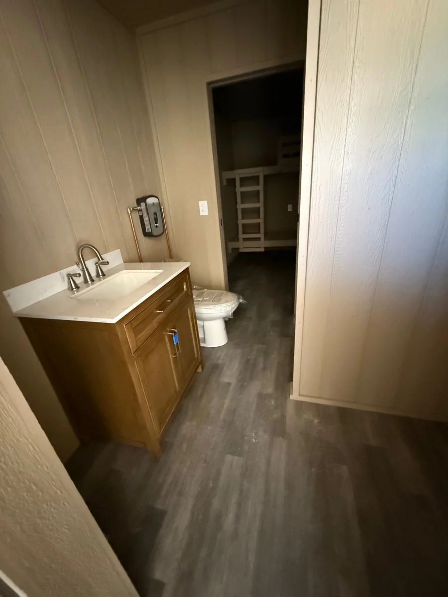 40' Bunkhouse Cabin - Image 8