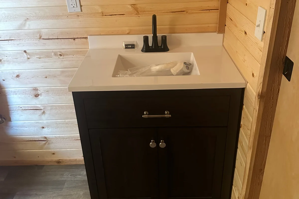 53' Retreat Cabin - Image 12