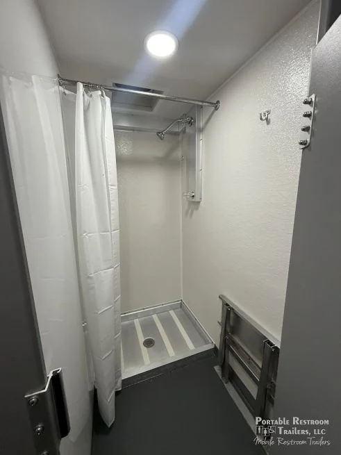 USED 8 Station Shower Trailer | Optimum Series - Image 4