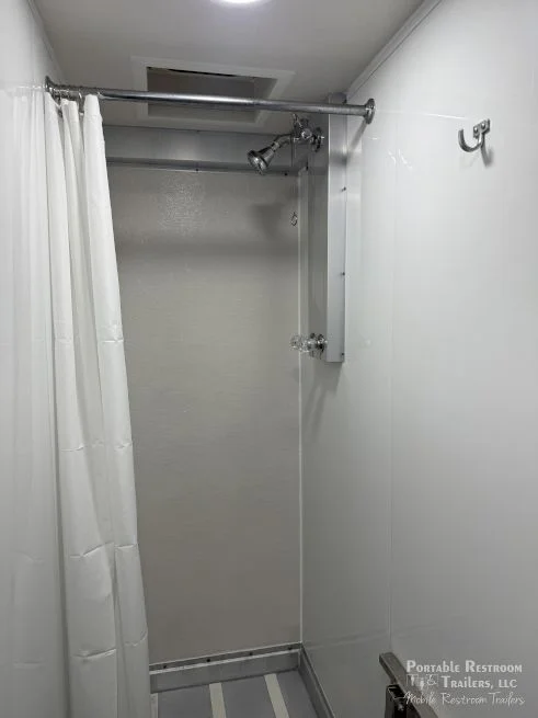 USED 8 Station Shower Trailer | Optimum Series - Image 6