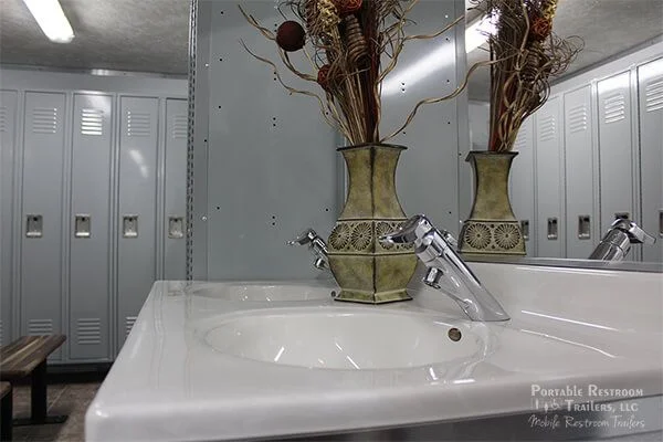 3 Station Shower Trailer Portable Restroom Rentals Locker Combo - Image 5
