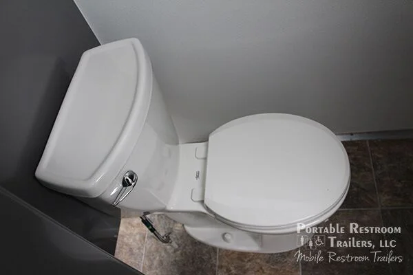 3 Station Shower Trailer Portable Restroom Rentals Locker Combo - Image 7