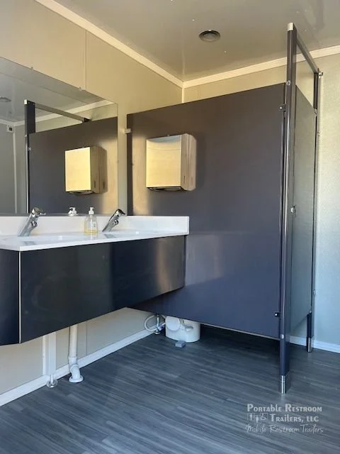 USED ADA Restroom Trailer +8 Station | Oahu Series - 4 Season - Image 3