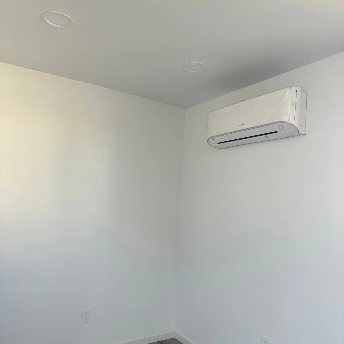 18,000 BTU AC Unit Mini Split - Image 3