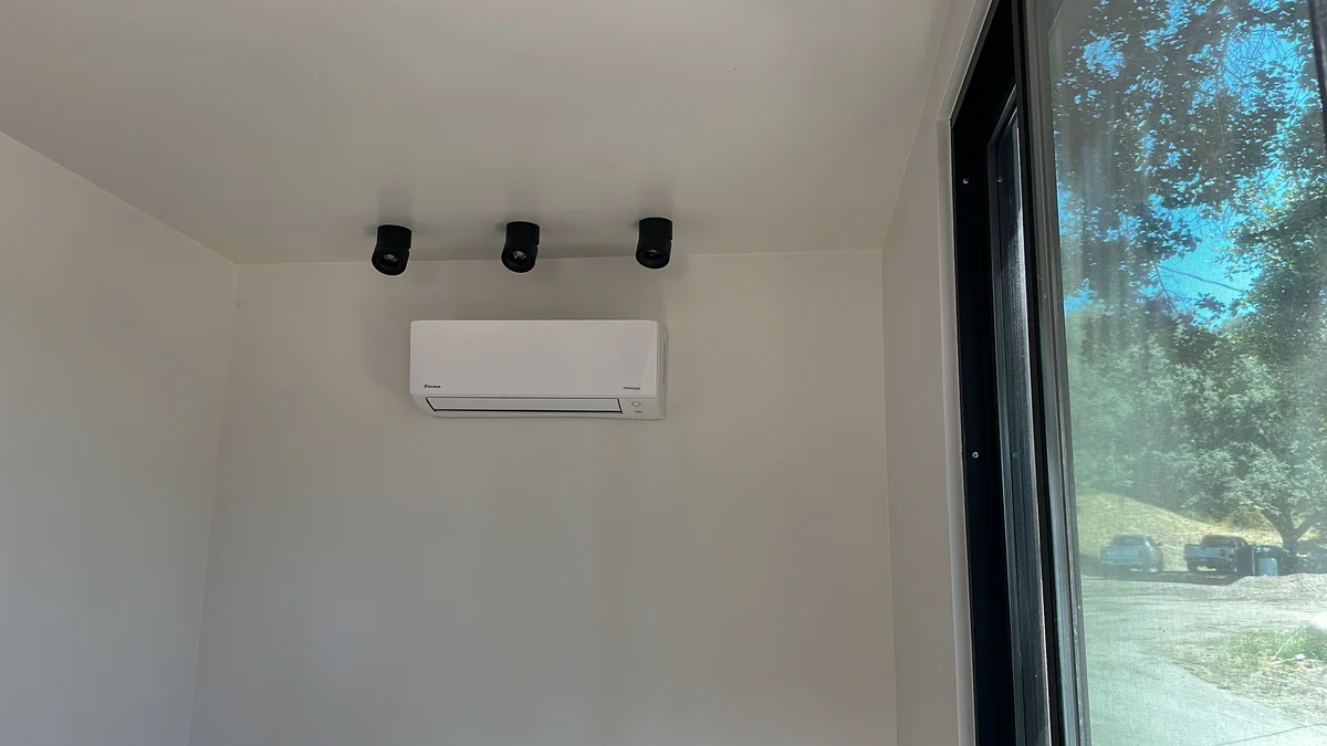 9,000 BTU AC Unit Mini Split - Image 4