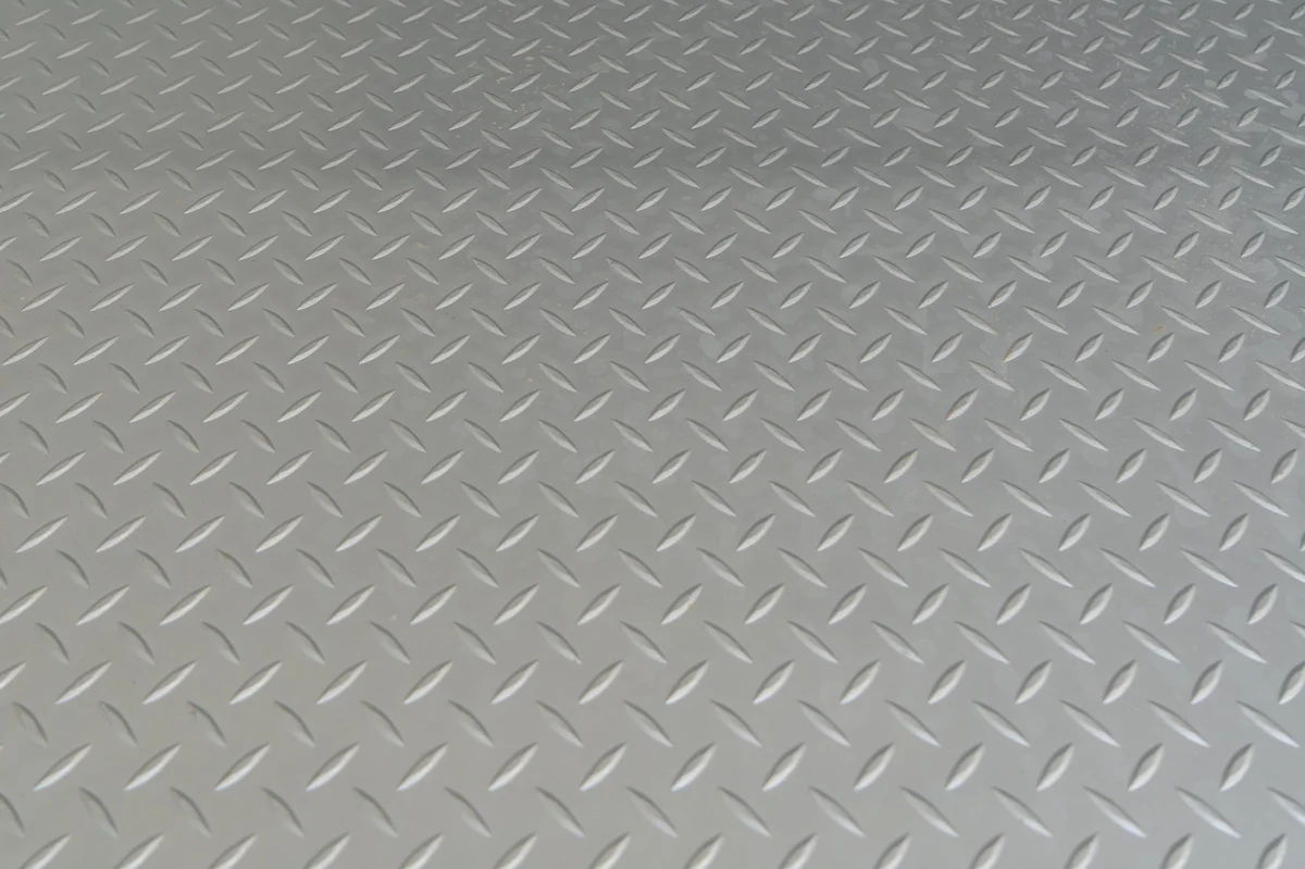 Vinyl Diamond Nitro or Coin Garage Flooring - 20' Container - Image 2