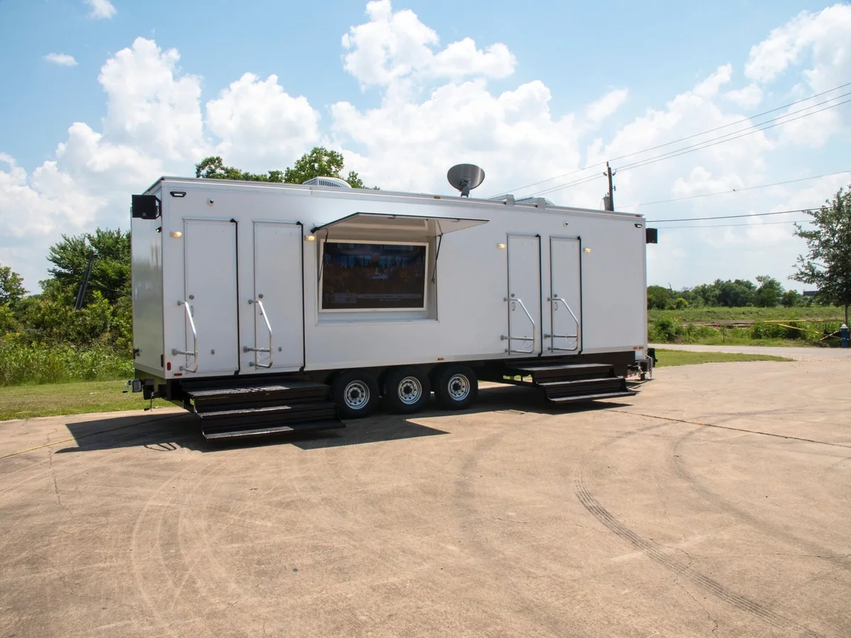 Used 11 Station Luxury Restroom Trailer - 3 Season Package - Image 2