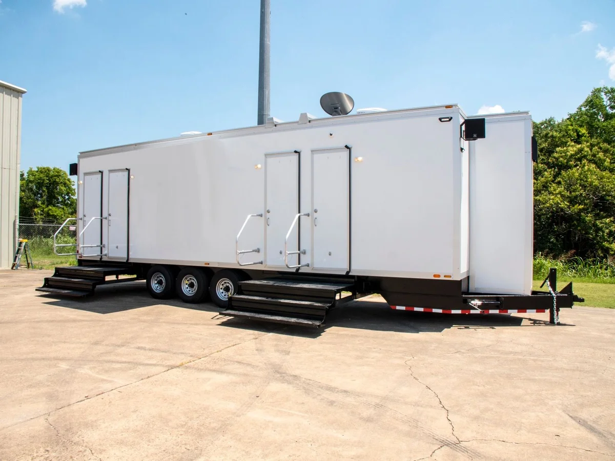 Used 11 Station Luxury Restroom Trailer - 3 Season Package - Image 6