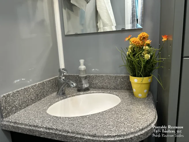 4 Station Shower Trailer Combo w/Lockers | Classic - 4 Season - Image 14