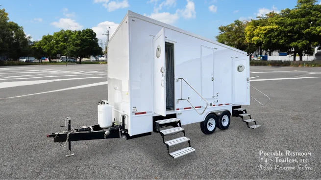 4 Station Shower Trailer Combo w/Lockers | Classic - 4 Season - Image 23