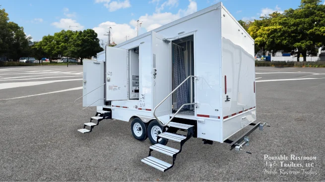 4 Station Shower Trailer Combo w/Lockers | Classic - 4 Season - Image 24
