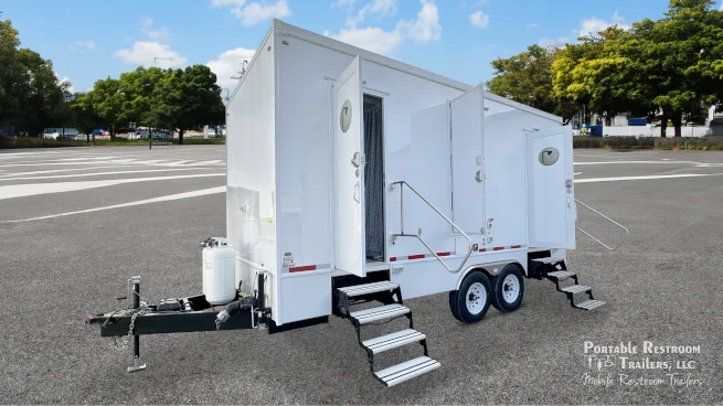 4 Station Shower Trailer Combo w/Lockers | Classic - 4 Season - Image 25