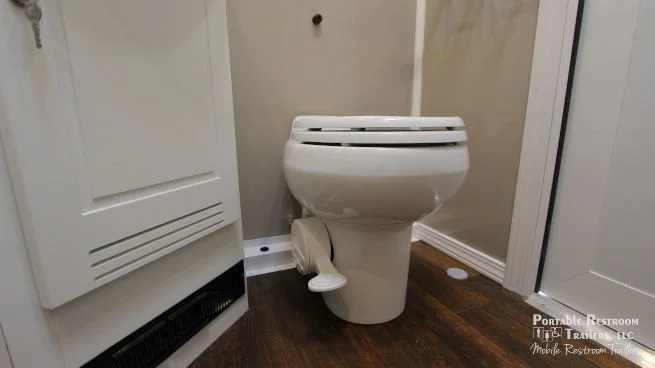 4 Station Bathroom Trailer | Calypso Series - Private Floor Plan - Image 7