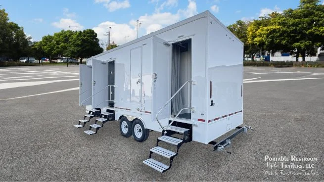 6 Station Shower Trailer Combo w/Lockers | Classic - 4 Season - Image 28