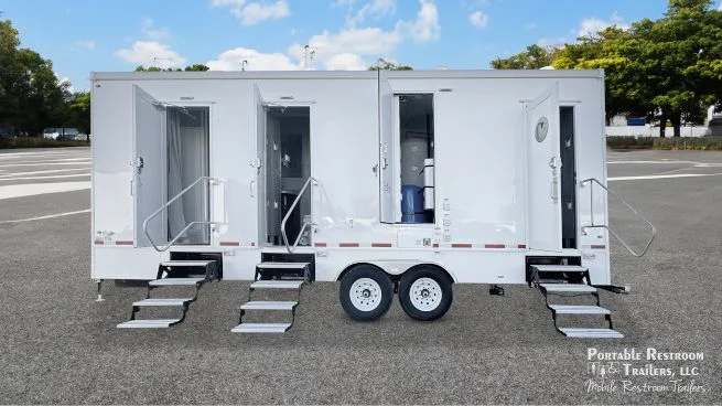6 Station Shower Trailer Combo w/Lockers | Classic - 4 Season - Image 3