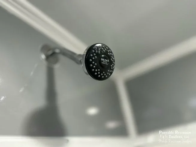 6 Station Shower Trailer Combo w/Lockers | Classic - 4 Season - Image 5