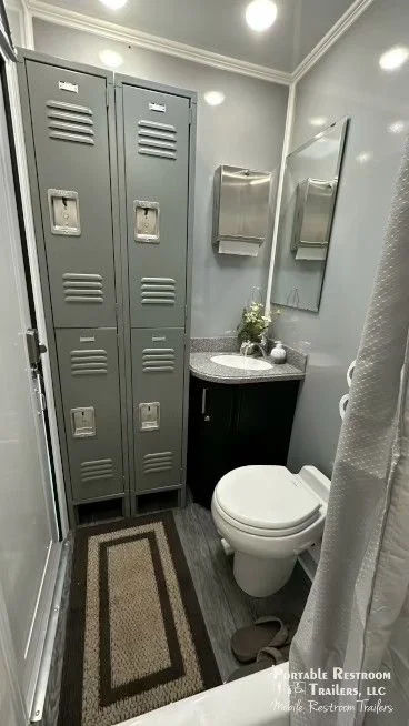 6 Station Shower Trailer Combo w/Lockers | Classic - 4 Season - Image 7