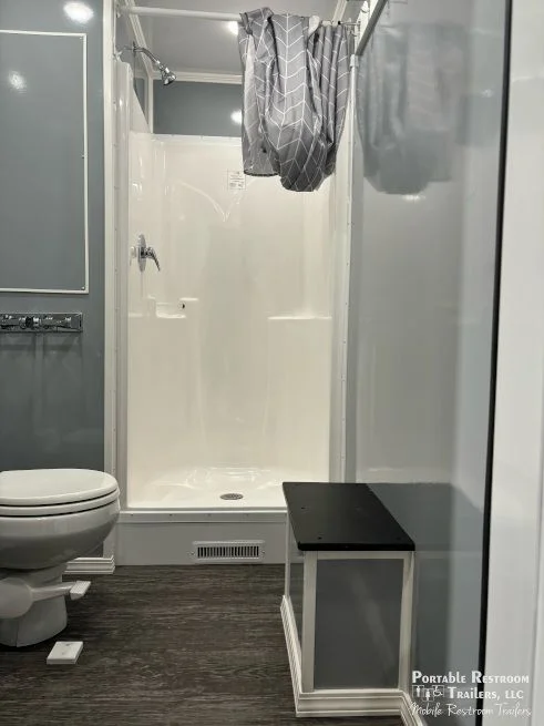 3 Station Shower Trailer Combo Classic Series - 4 Season Package - Image 3