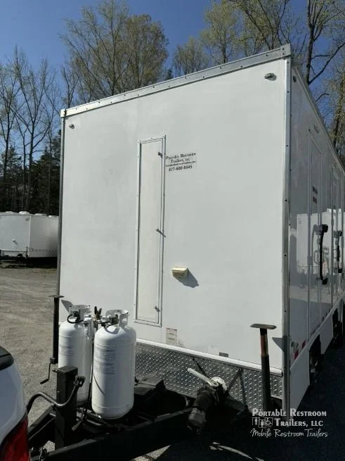 USED 6 Suite Combo Shower Trailer - 4 Season - Image 18