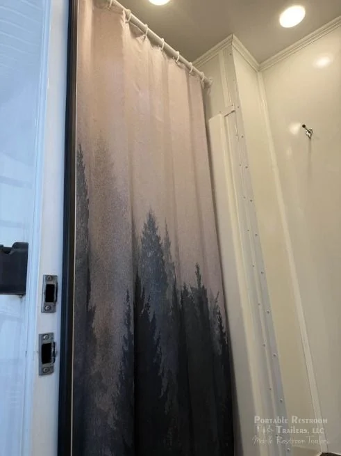 USED 6 Suite Combo Shower Trailer - 4 Season - Image 7